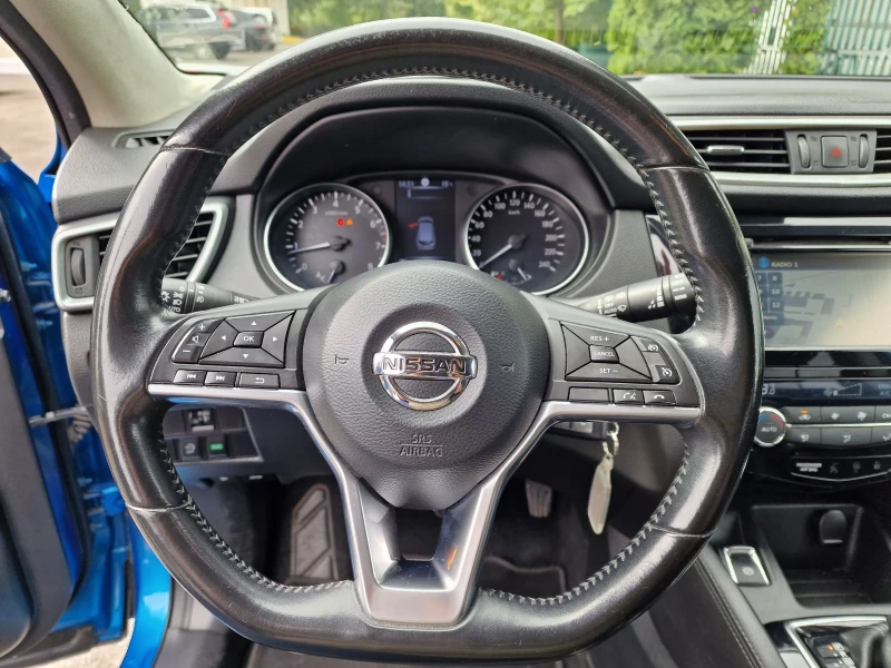 Nissan Qashqai 1.2TCE, снимка 11 - Автомобили и джипове - 52067005