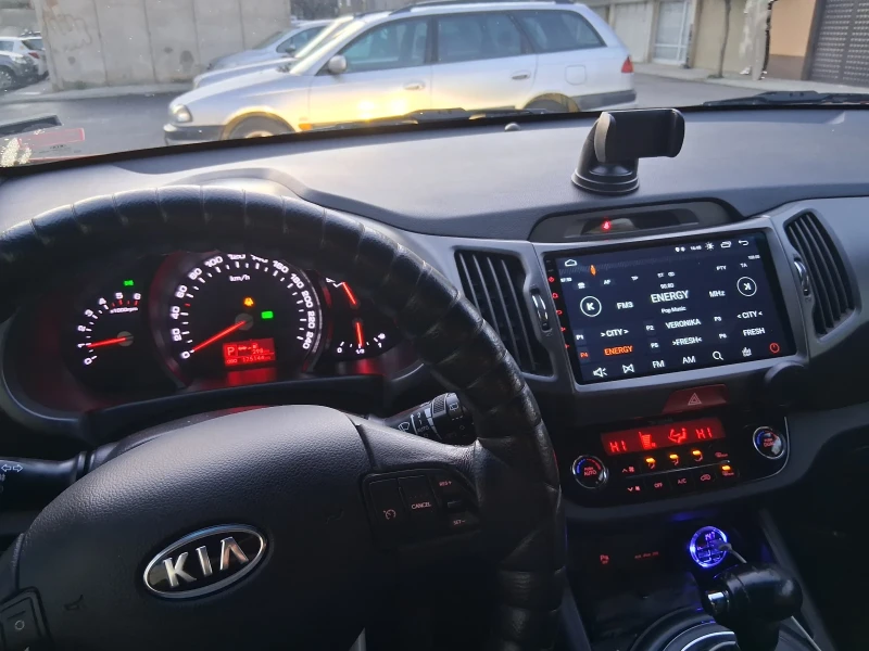 Kia Sportage, снимка 6 - Автомобили и джипове - 52906323