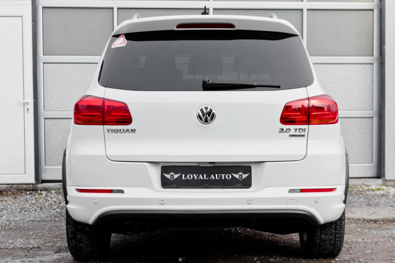 VW Tiguan 2.0 TDI R-line 4x4, снимка 6 - Автомобили и джипове - 53390960