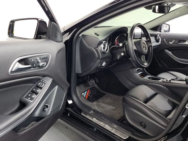 Mercedes-Benz GLA GLA220| 184к.с.| ВКЛ.ТЕХНОТЕСТ, снимка 10 - Автомобили и джипове - 55563336