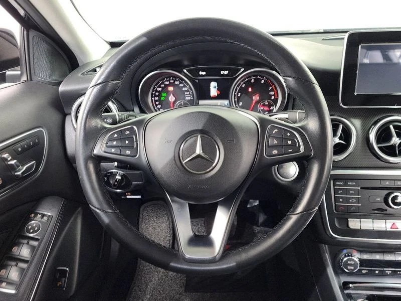 Mercedes-Benz GLA GLA220| 184к.с.| ВКЛ.ТЕХНОТЕСТ, снимка 13 - Автомобили и джипове - 55563336
