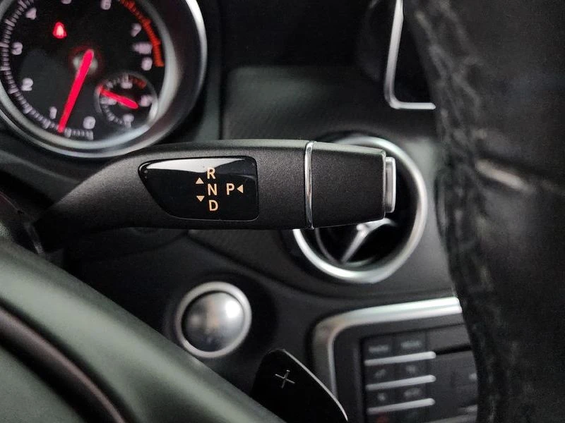 Mercedes-Benz GLA GLA220| 184к.с.| ВКЛ.ТЕХНОТЕСТ, снимка 9 - Автомобили и джипове - 55563336