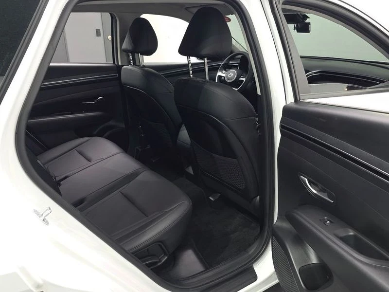 Hyundai Tucson 2.0 186 hp Automatic, снимка 11 - Автомобили и джипове - 55736789