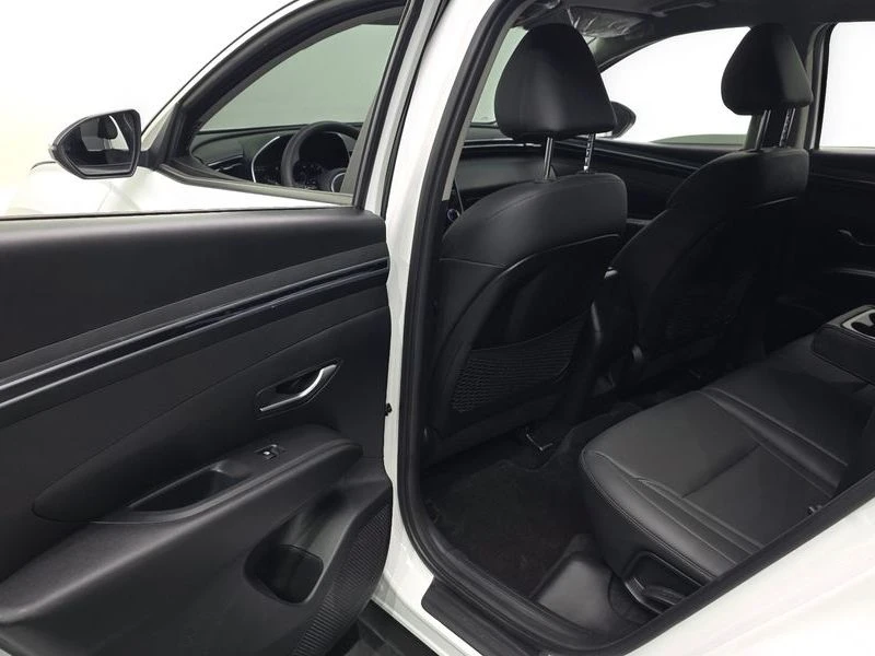 Hyundai Tucson 2.0 186 hp Automatic, снимка 12 - Автомобили и джипове - 55736789