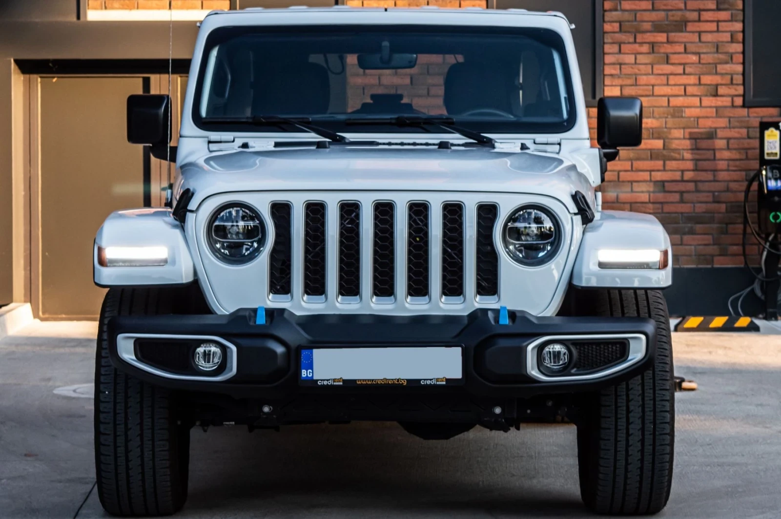 Jeep Wrangler 4XE Plug-in Hybrid Sahara - изображение 2