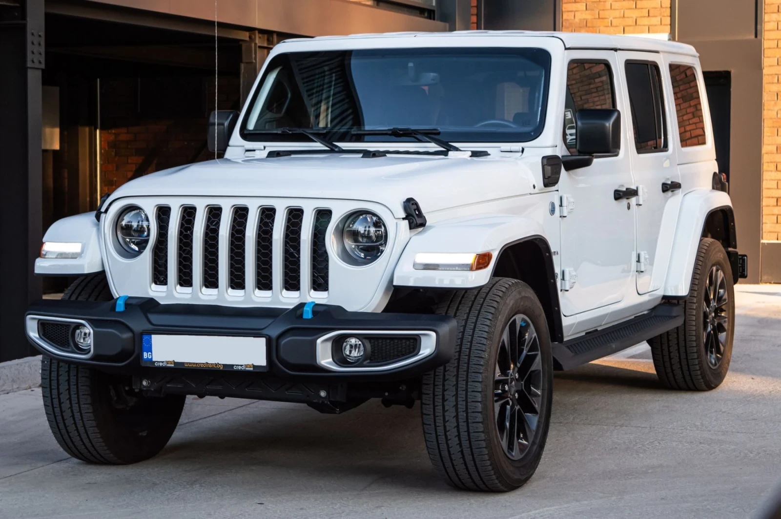 Jeep Wrangler 4XE Plug-in Hybrid Sahara - изображение 3