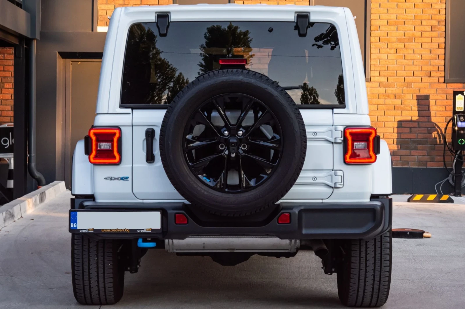 Jeep Wrangler 4XE Plug-in Hybrid Sahara - изображение 5