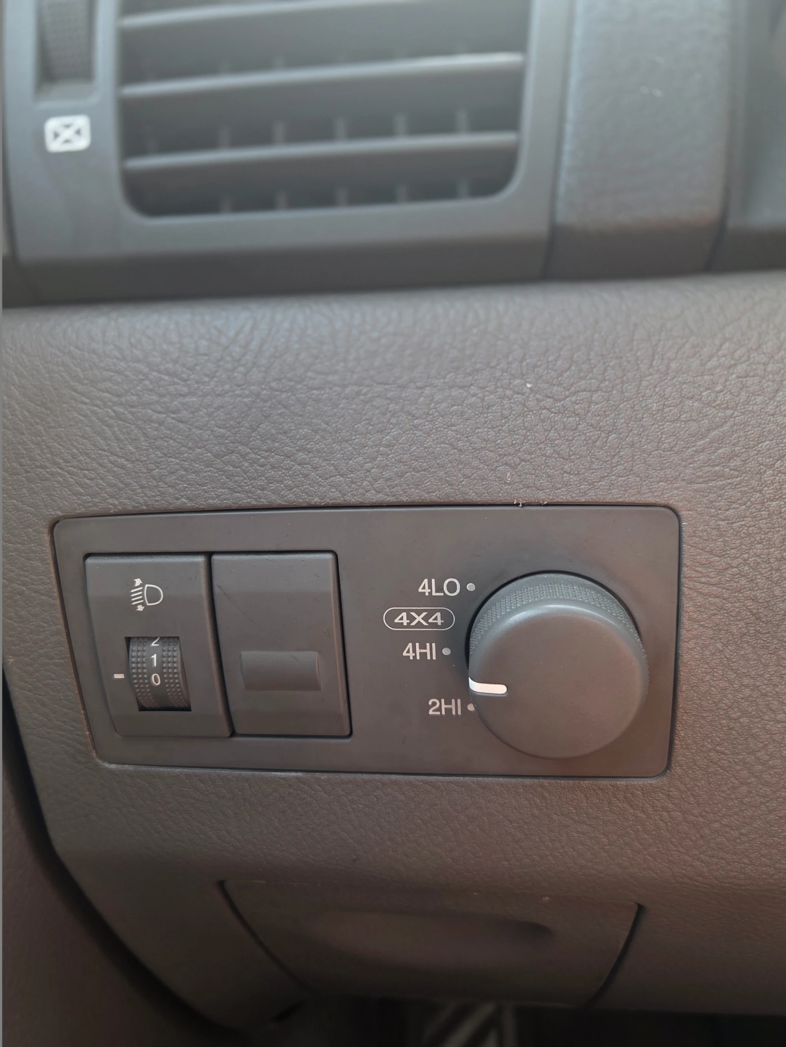 Kia Sorento 2.5CRDi 4x4 AВТОМАТИК - изображение 10