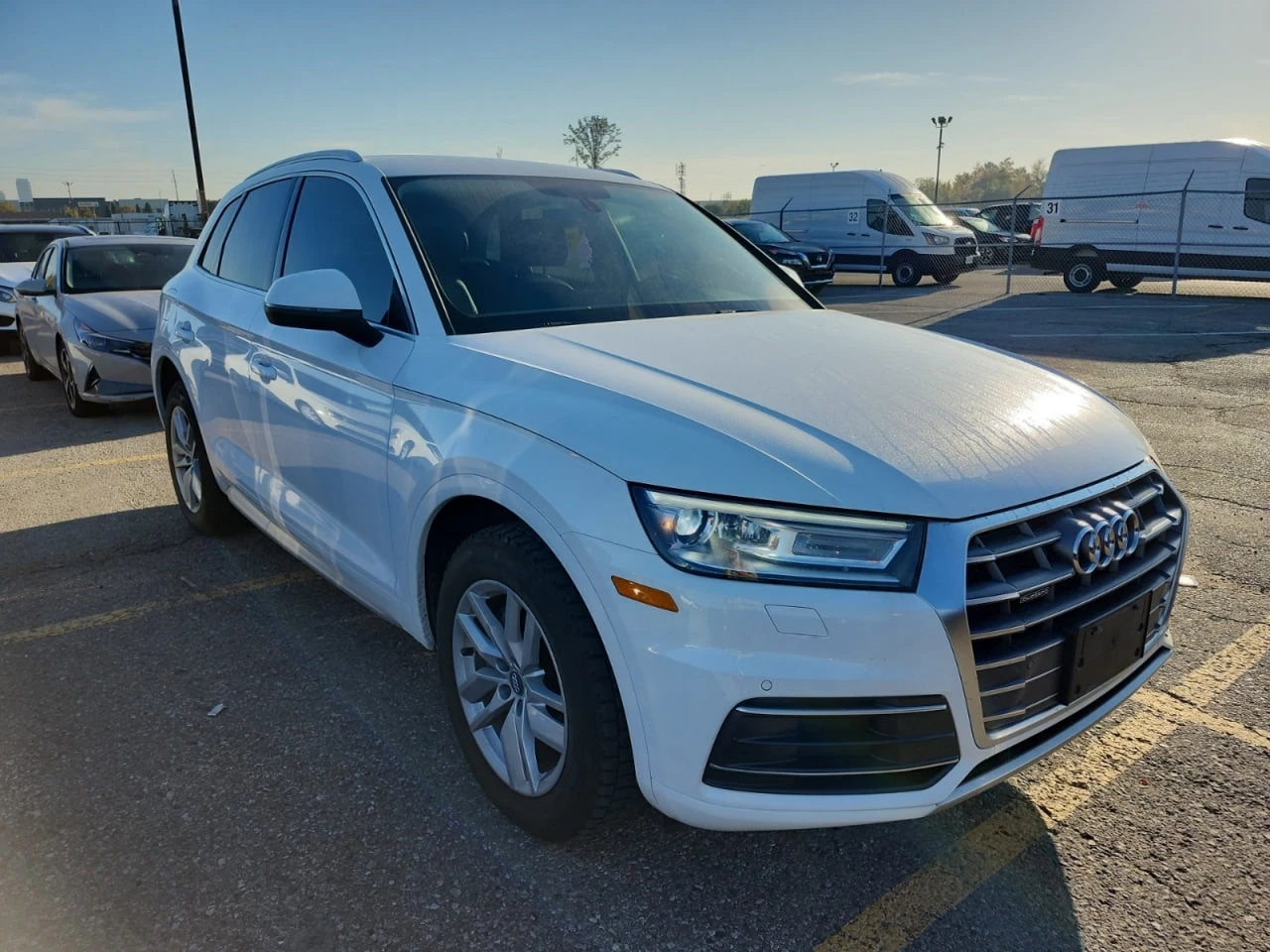 Audi Q5 * АВТО КРЕДИТ* ЦЕНА ДО БГ * СЕРВИЗНА ИСТОРИЯ *  - изображение 2