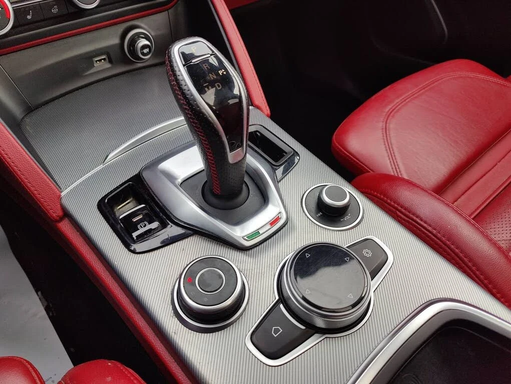 Alfa Romeo Stelvio * TI* AWD* , снимка 12 - Автомобили и джипове - 53864041