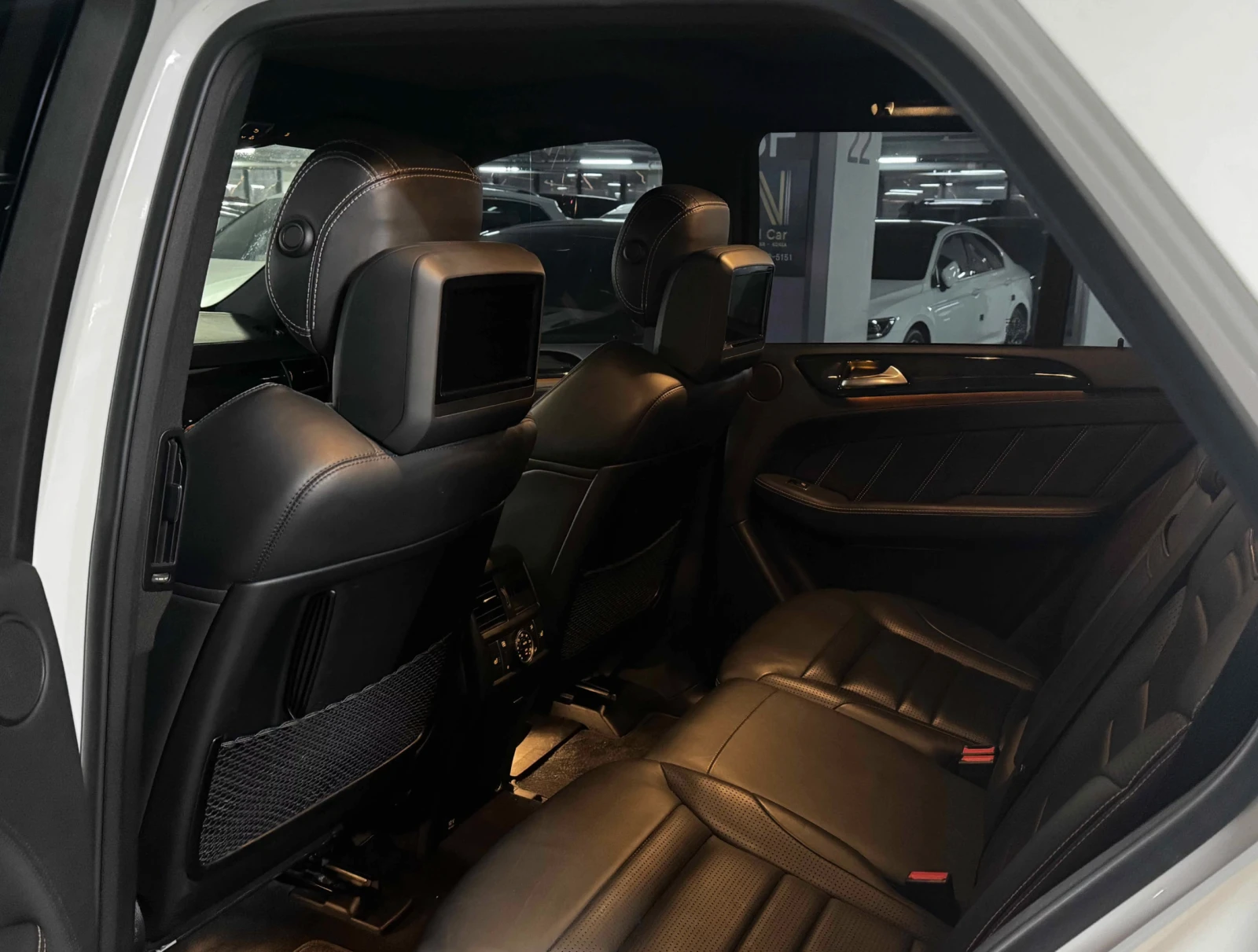 Mercedes-Benz GLE 63 AMG 360 КАМЕРИ/ТЕЛЕВИЗОРИ/ОБДУХВАНЕ/FULL!, снимка 9 - Автомобили и джипове - 54123327