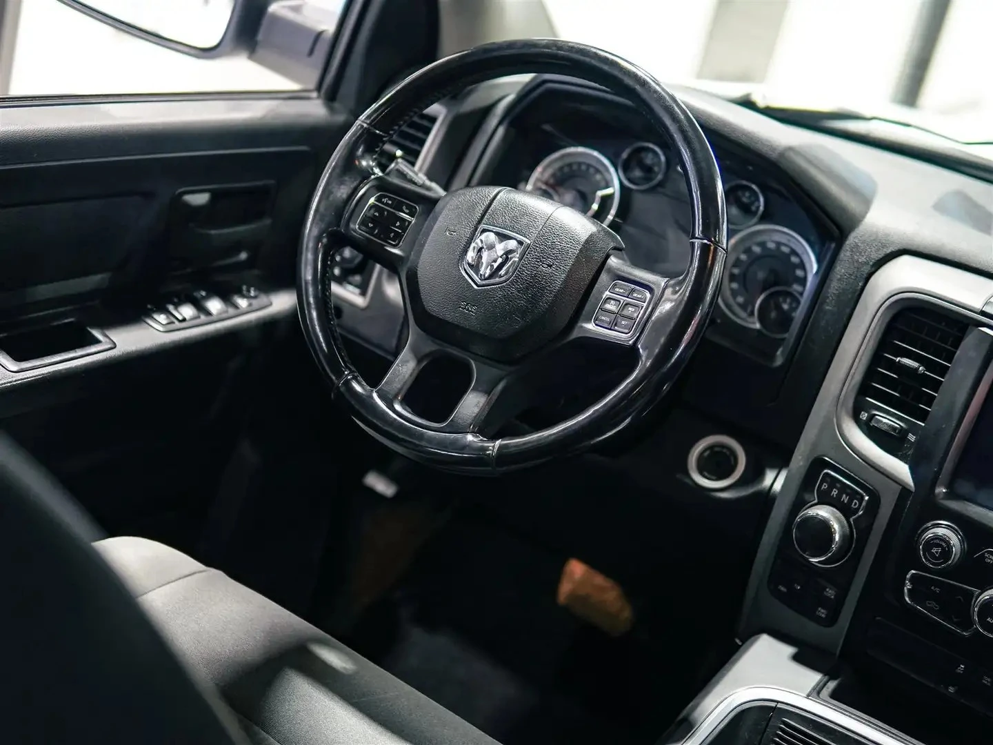 Dodge RAM 1500 Classic * AвтоКредит * (ЦЕНА ДО БГ), снимка 7 - Автомобили и джипове - 55137082