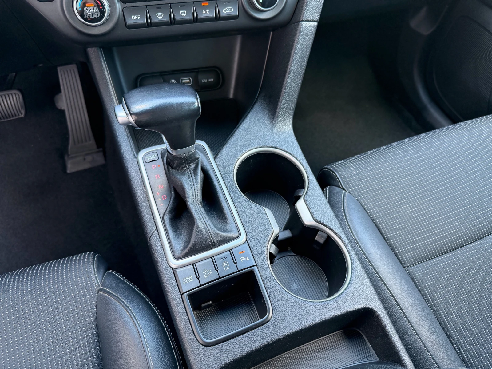 Kia Sportage 1.7CRDI-FULLL, снимка 12 - Автомобили и джипове - 55235737