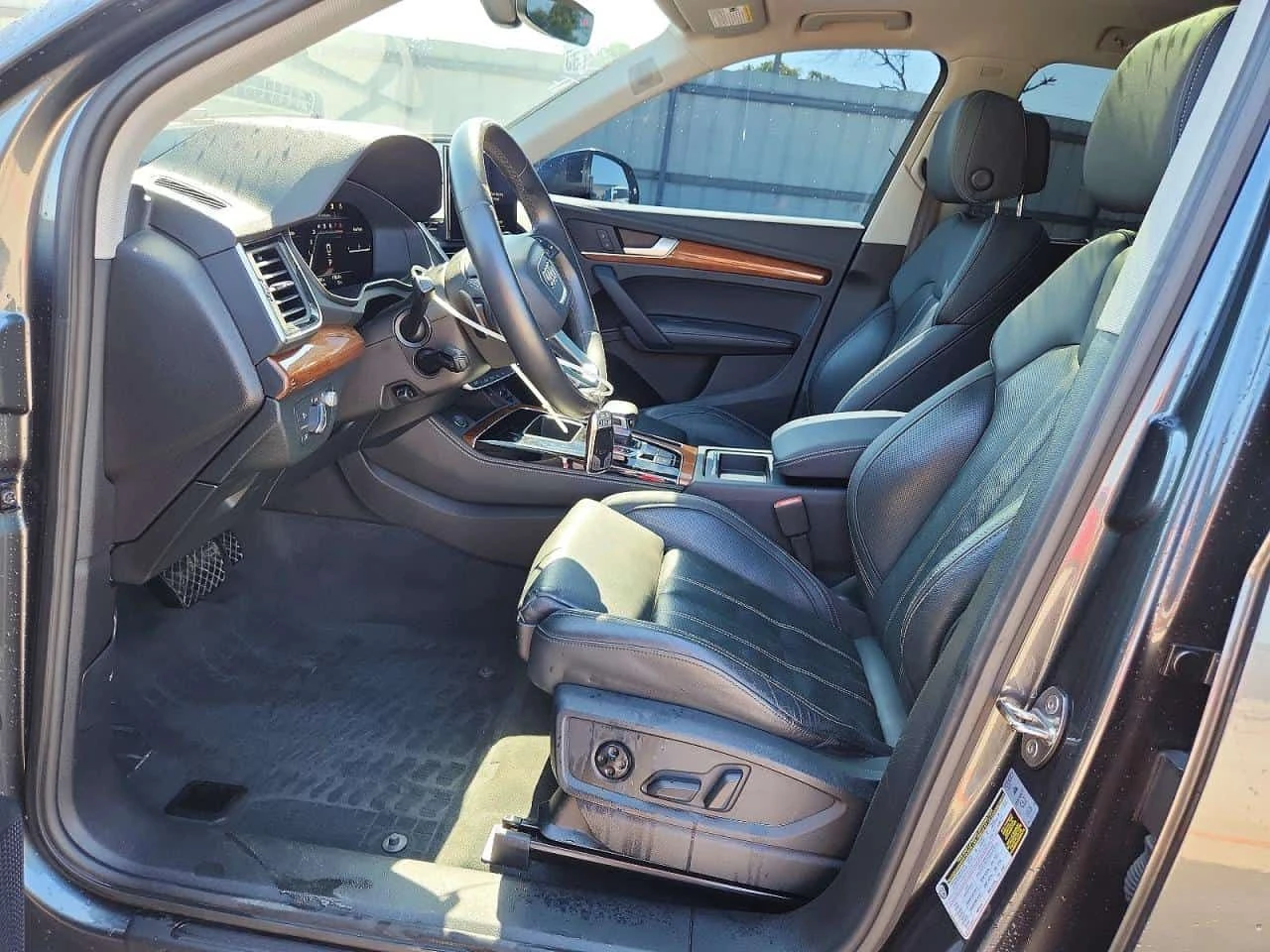 Audi Q5 ВСИЧКИ ЕКСТРИ ЗА МОДЕЛА / ЦЕНА ДО БЪЛГАРИЯ , снимка 7 - Автомобили и джипове - 55259638