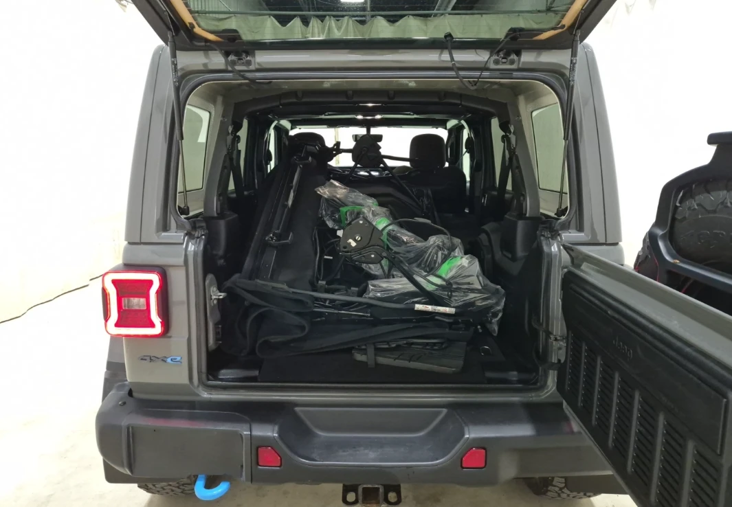 Jeep Wrangler * 4xe UNLIMITED RUBICON* Подгрев* Back Cam* , снимка 16 - Автомобили и джипове - 55476126