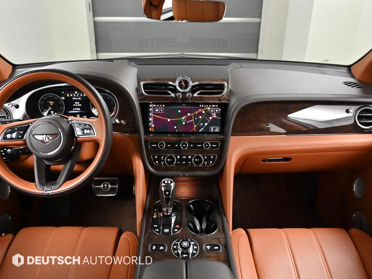 Bentley Bentayga 360КАМЕРИ | ХЕД ЪП | ОБДУХВАНЕ | ПАНОРАМА, снимка 3 - Автомобили и джипове - 55658497