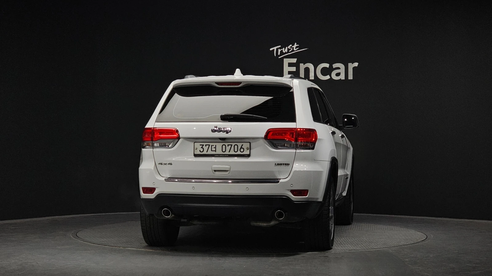 Jeep Grand cherokee 3.6 4WD LIMITED * ОБДУХ * КАМЕРА * ПАНО, снимка 4 - Автомобили и джипове - 56163193