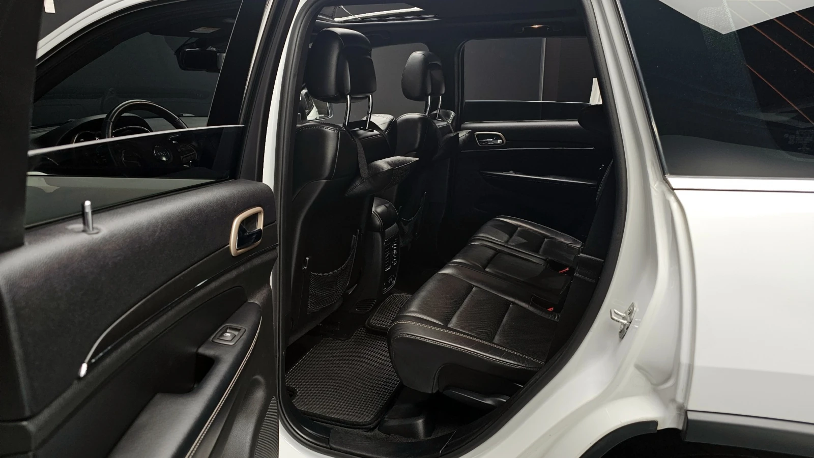 Jeep Grand cherokee 3.6 4WD LIMITED * ОБДУХ * КАМЕРА * ПАНО, снимка 10 - Автомобили и джипове - 56163193