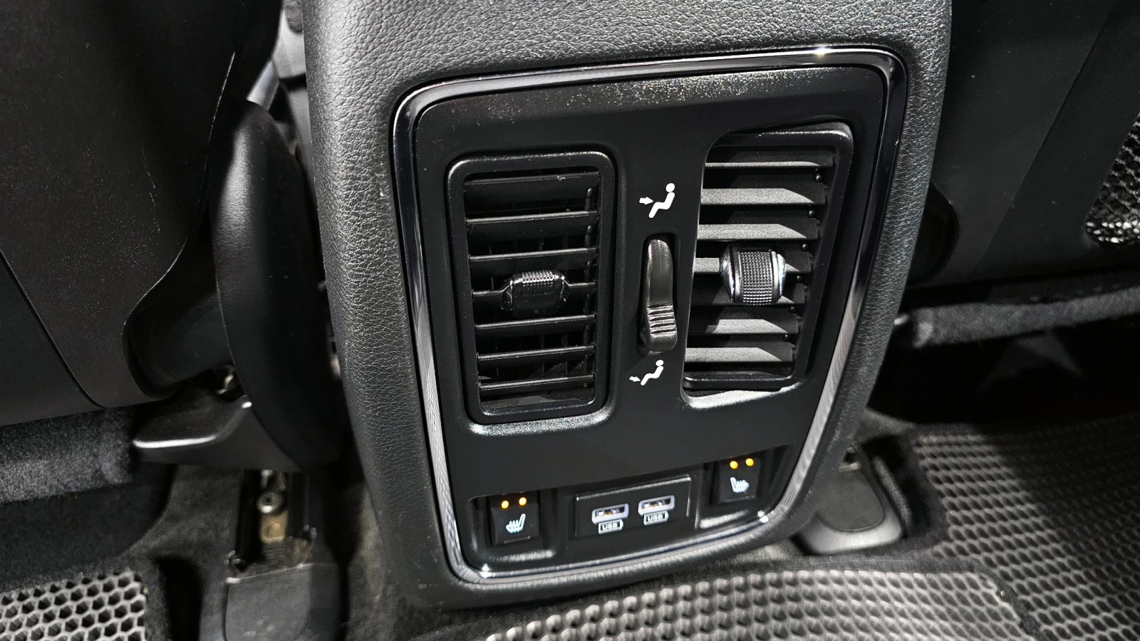 Jeep Grand cherokee 3.6 4WD LIMITED * ОБДУХ * КАМЕРА * ПАНО, снимка 14 - Автомобили и джипове - 56163193