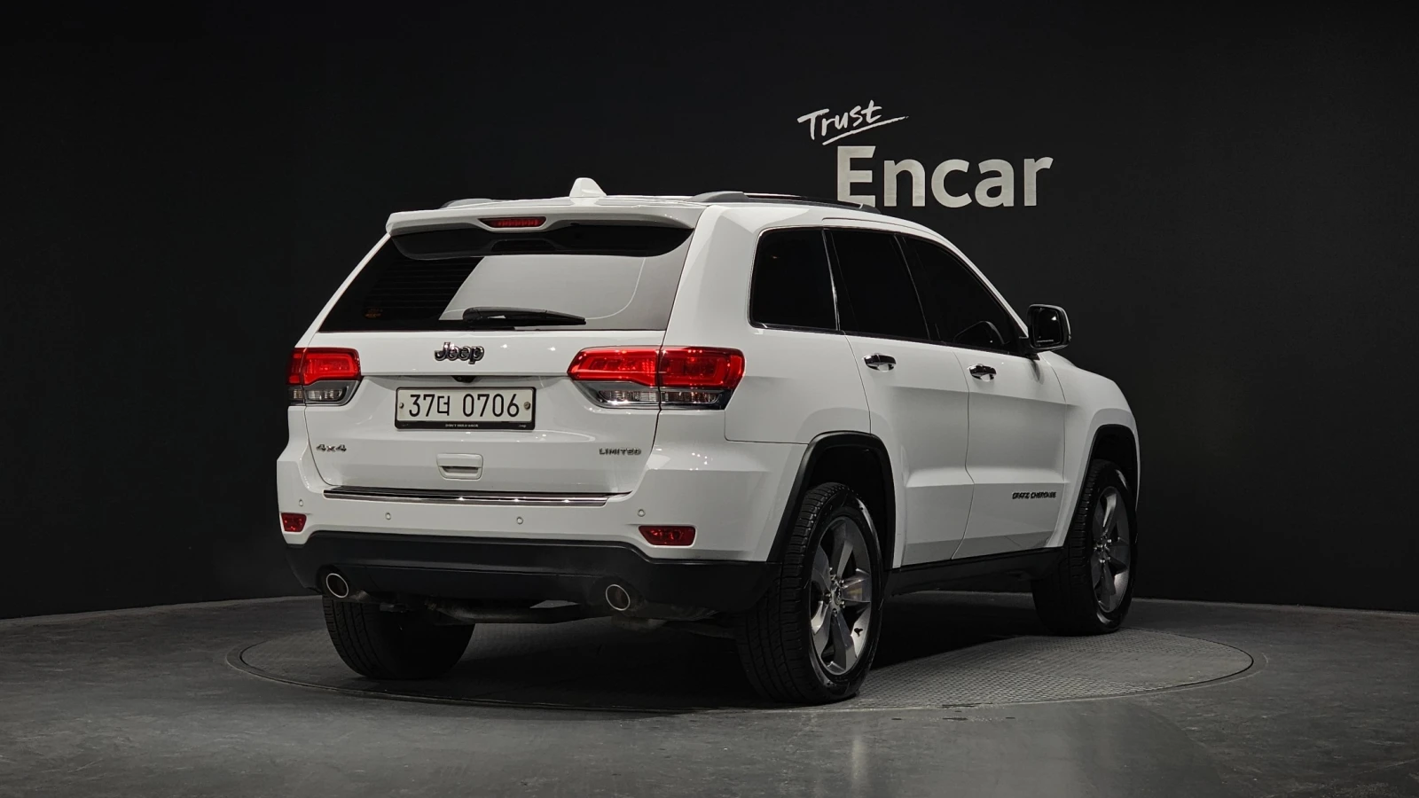 Jeep Grand cherokee 3.6 4WD LIMITED * ОБДУХ * КАМЕРА * ПАНО, снимка 3 - Автомобили и джипове - 56163193