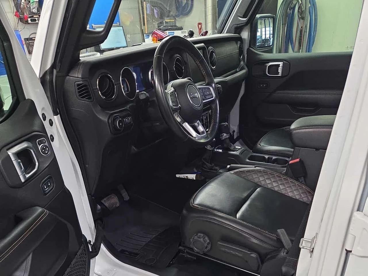 Jeep Wrangler Unlimited High Altitude * CARFAX *  | Mobile.bg � ����������� 5