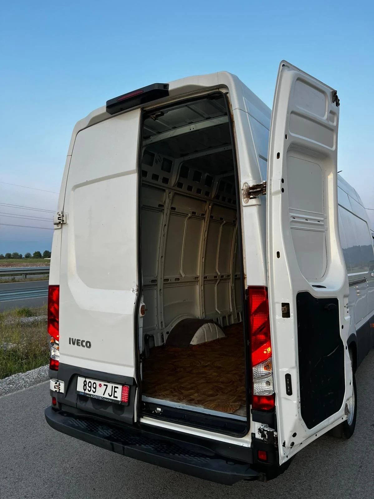 Iveco 35c18  - изображение 8
