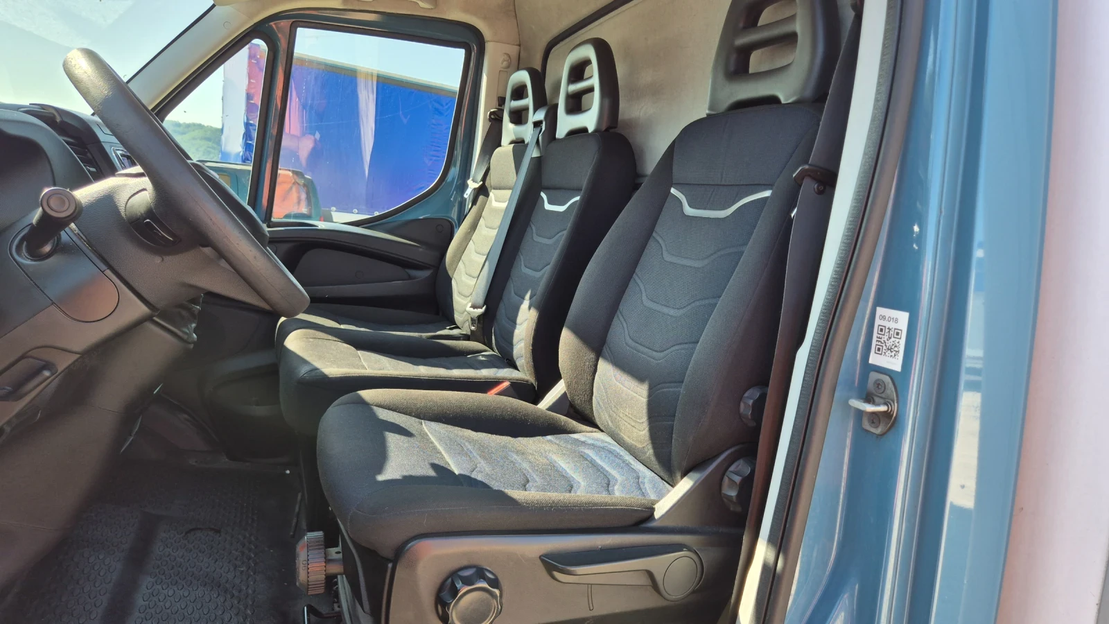 Iveco Daily 35s18 * HI-MATIC* 4.10м. Междуосие* КЛИМАТИК* SWIS - изображение 10