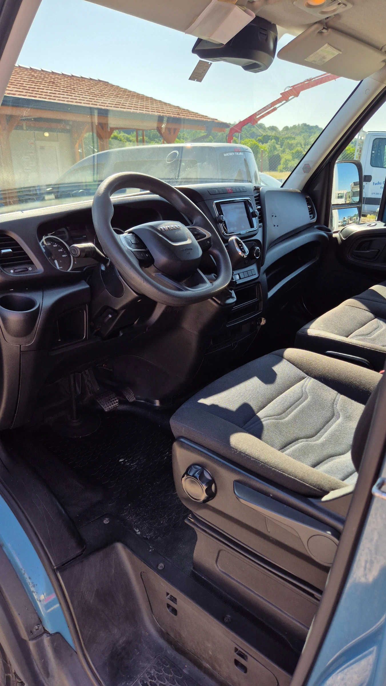 Iveco Daily 35s18 * HI-MATIC* 4.10м. Междуосие* КЛИМАТИК* SWIS - изображение 9