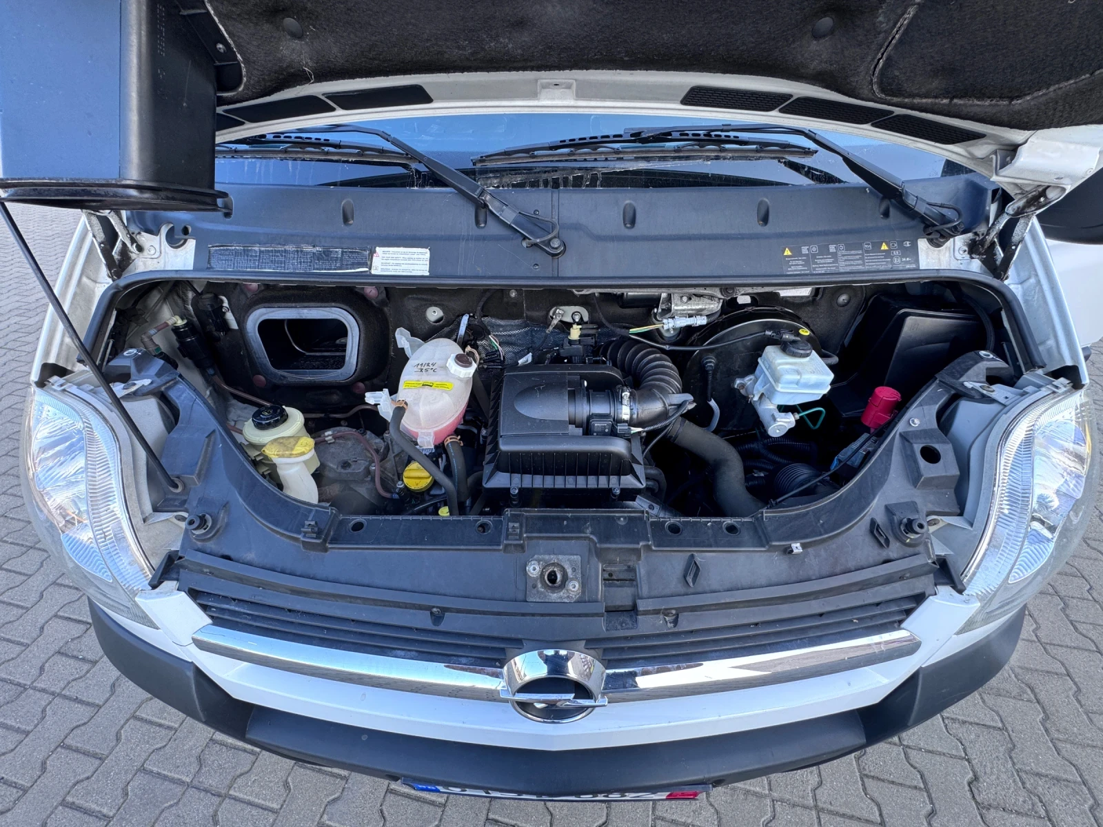 Opel Movano 2.5DCI, снимка 16 - Бусове и автобуси - 53914657