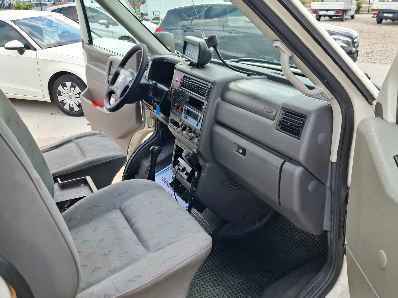 VW Transporter 2.5TDI/Климатик, снимка 10 - Бусове и автобуси - 55145237