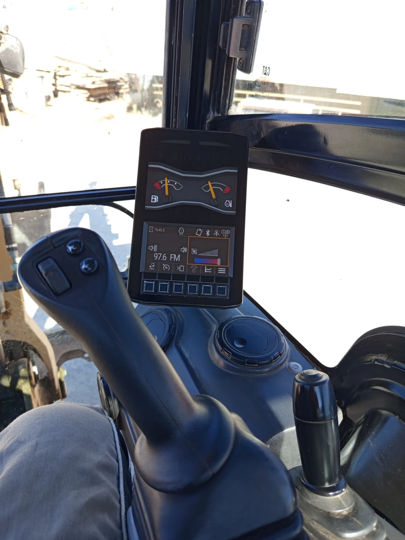 Багер Cat 301.6, снимка 7 - Индустриална техника - 55694067
