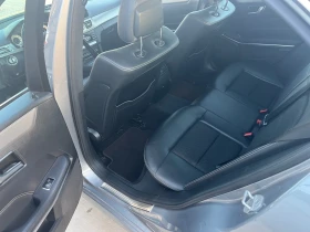 Mercedes-Benz E 200, снимка 12