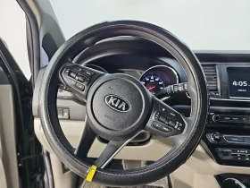 Kia Carnival 11-Seater Deluxe, снимка 9