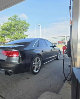 Audi S8 4.0Т * ВАКУМ * ОБДУХВАНЕ * МАСАЖ * CARFAX *  | Auto.bg — изображение 4