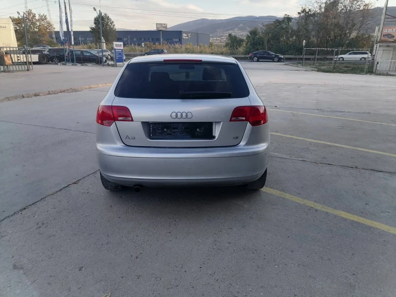 Audi A3 1.6 УНИКАТ, снимка 4 - Автомобили и джипове - 47540379