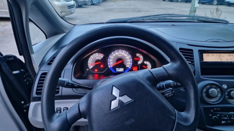 Mitsubishi Grandis, снимка 4 - Автомобили и джипове - 47683823