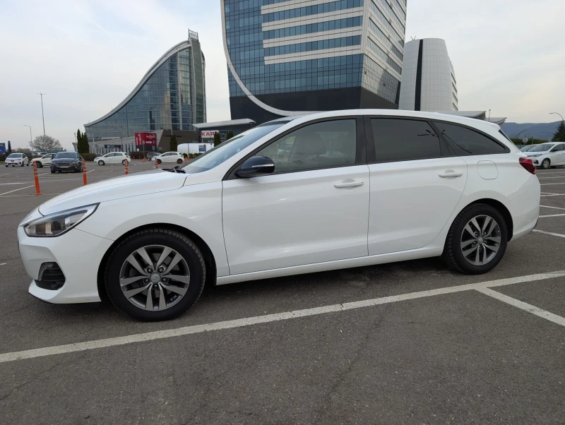 Hyundai I30 1.6 , снимка 4 - Автомобили и джипове - 49600166