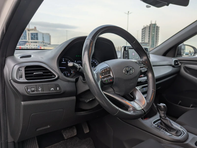 Hyundai I30 1.6 , снимка 8 - Автомобили и джипове - 49600166