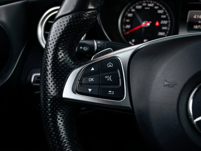 Mercedes-Benz C 300 С РЕГИСТРАЦИЯ&АВТО КРЕДИТ, снимка 6 - Автомобили и джипове - 53431604