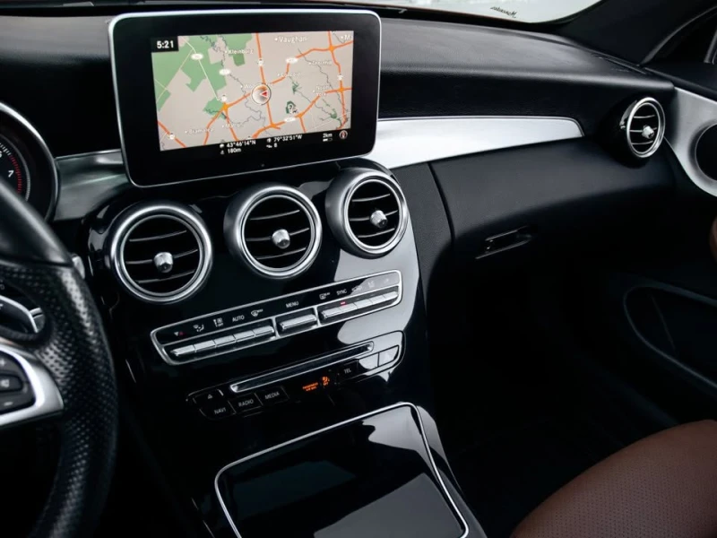 Mercedes-Benz C 300 С РЕГИСТРАЦИЯ&АВТО КРЕДИТ, снимка 4 - Автомобили и джипове - 53431604