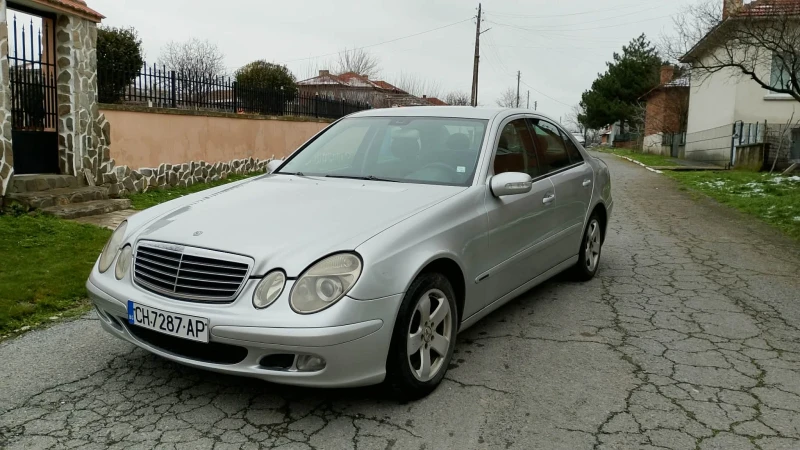 Mercedes-Benz E 220 2.2 CDI, снимка 2 - Автомобили и джипове - 53432884