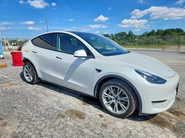 Tesla Model Y, снимка 5 - Автомобили и джипове - 56117460