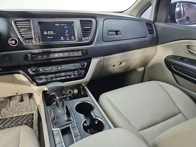 Kia Carnival 11-Seater Deluxe | Mobile.bg � ����������� 10