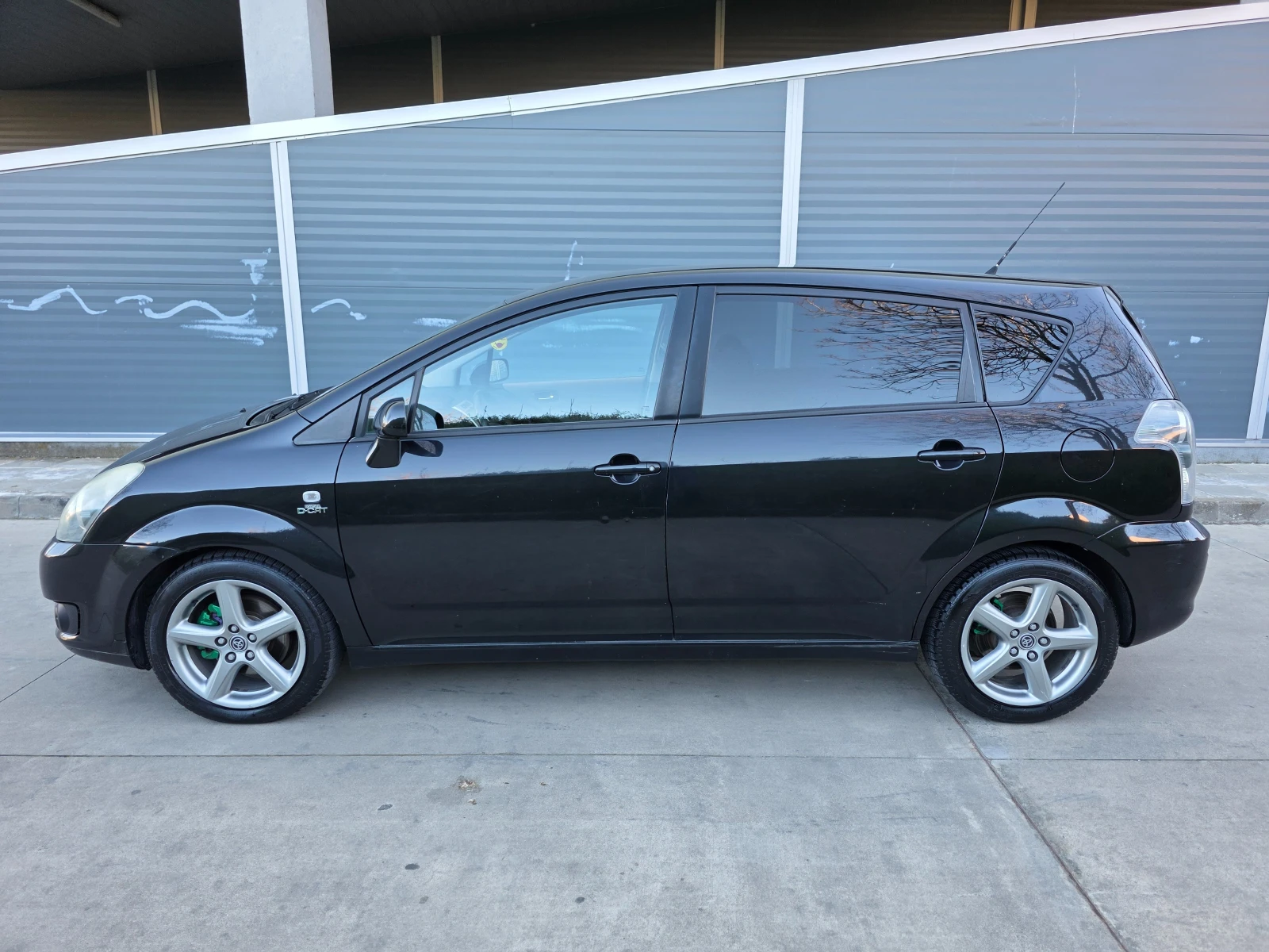 Toyota Corolla verso 2.2 D4D - изображение 2