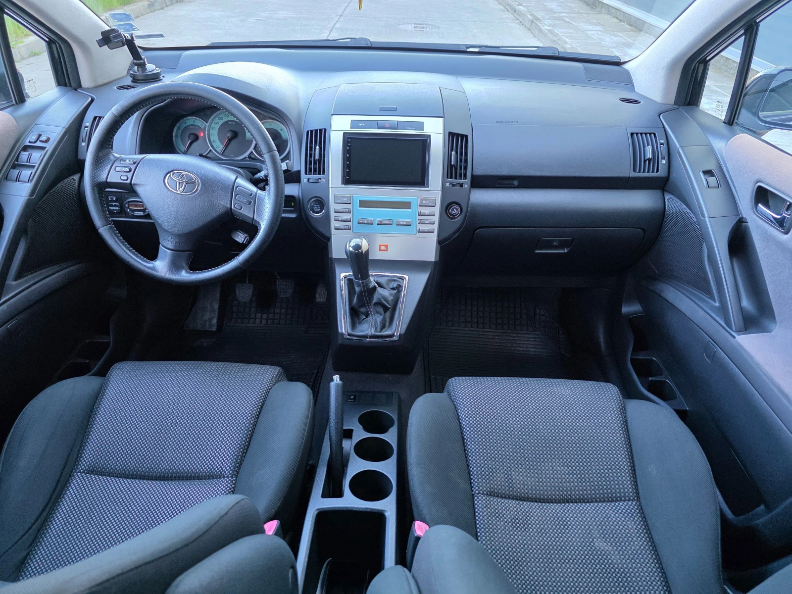 Toyota Corolla verso 2.2 D4D - изображение 9