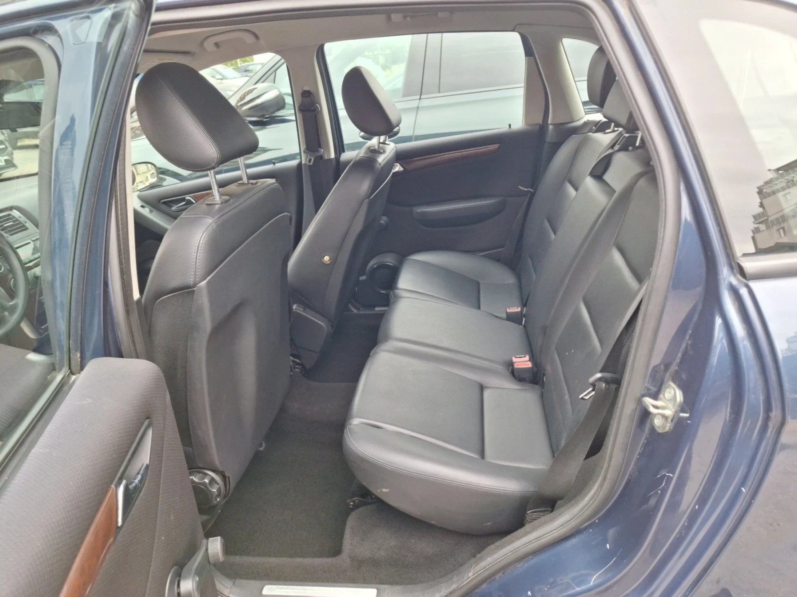 Mercedes-Benz B 180  - изображение 9