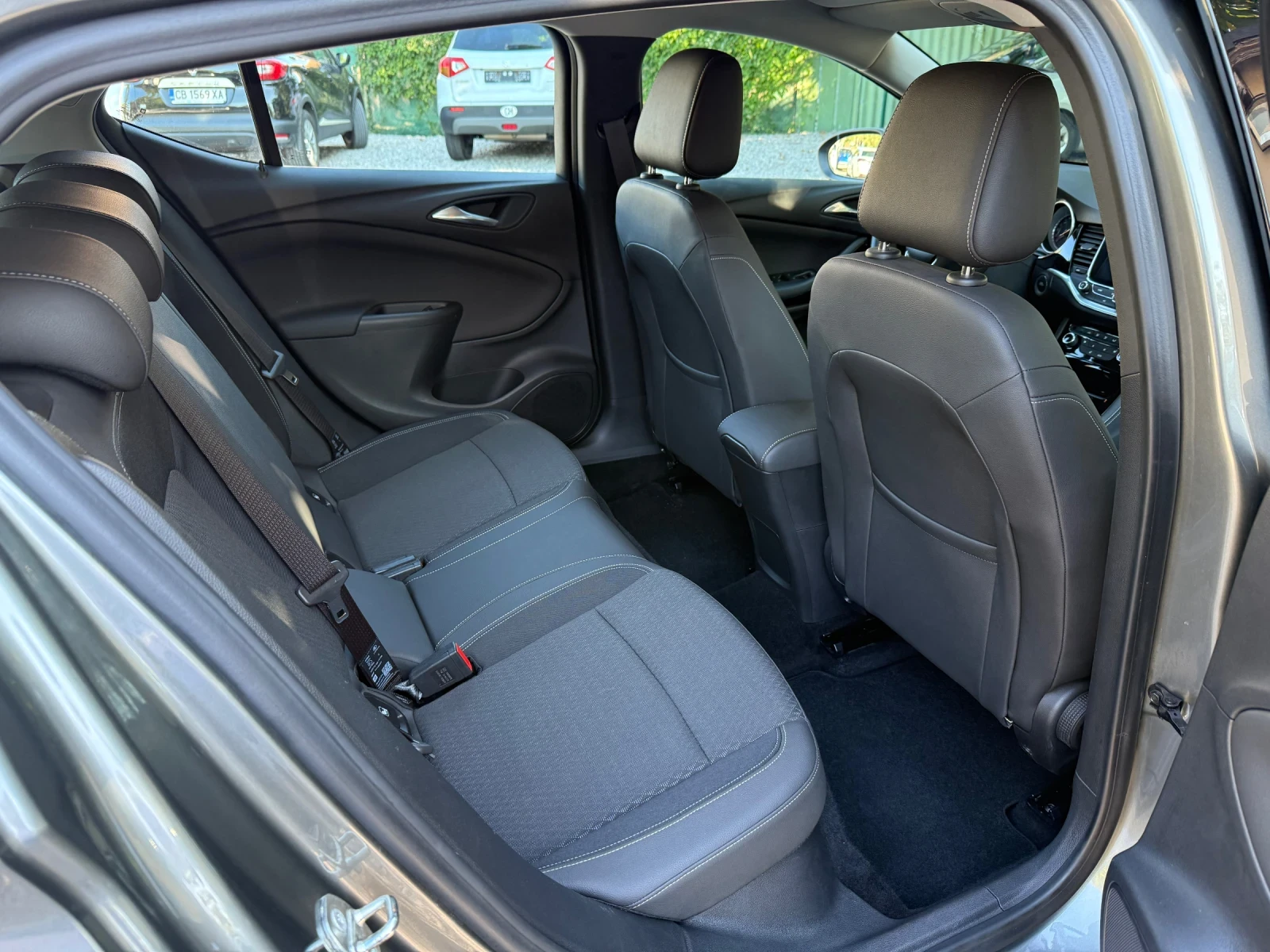 Opel Astra 1.4XFT Excellence 150k.c. - СУПЕР СЪСТОЯНИЕ! - E6b - изображение 10