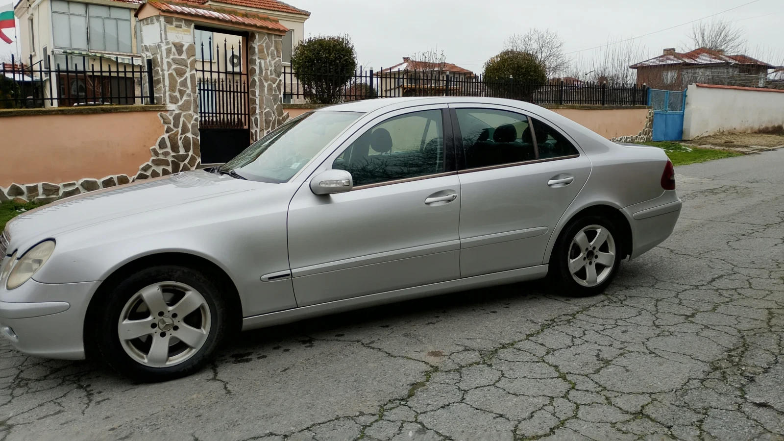 Mercedes-Benz E 220 2.2 CDI - изображение 4