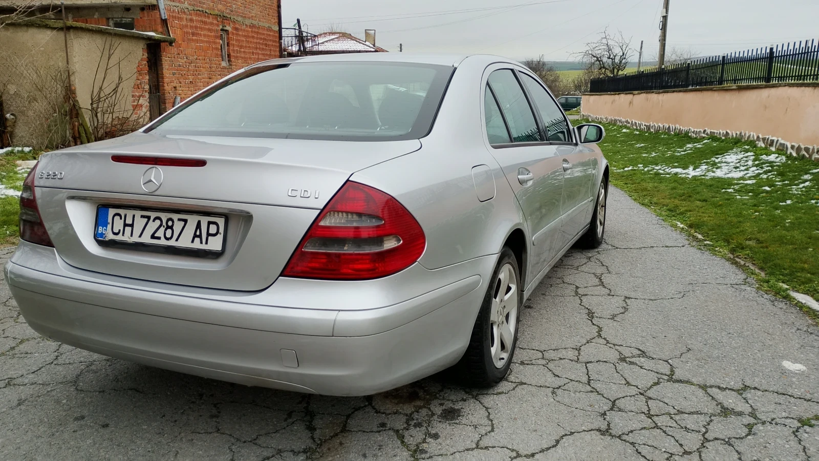 Mercedes-Benz E 220 2.2 CDI - изображение 3