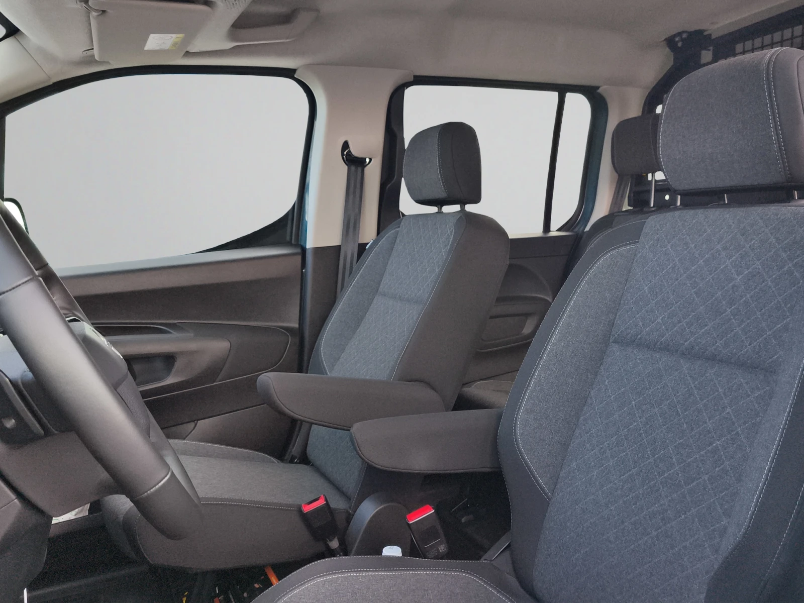 Opel Combo Life MCA Edition Plus 1.5 EAT8//2412507, снимка 11 - Автомобили и джипове - 53781947